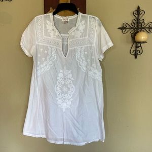 Funky People white eyelet top